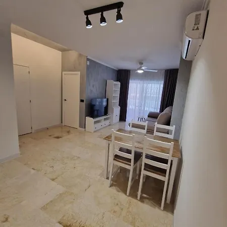 Modern 3 Bedrooms Apartment