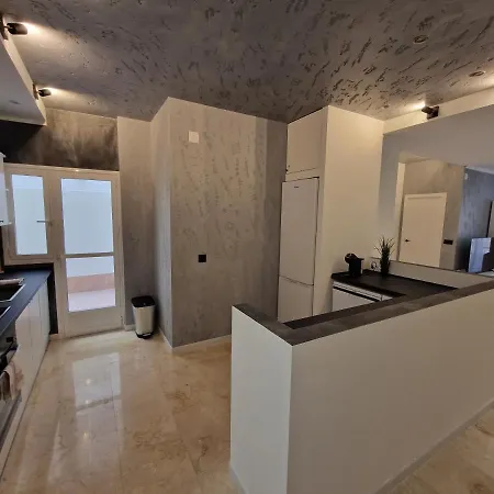 Modern 3 Bedrooms Apartment